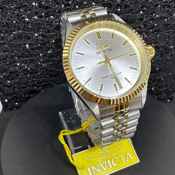 Men's (NWT) Invicta Two-Toned Watch w/Silver Face & Gold Accented Hands & Bezel - Picture 4 of 8